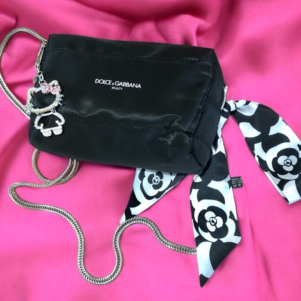 Dolce & Gabbana Beauty Bag with Unbranded Chain Strap. NEW